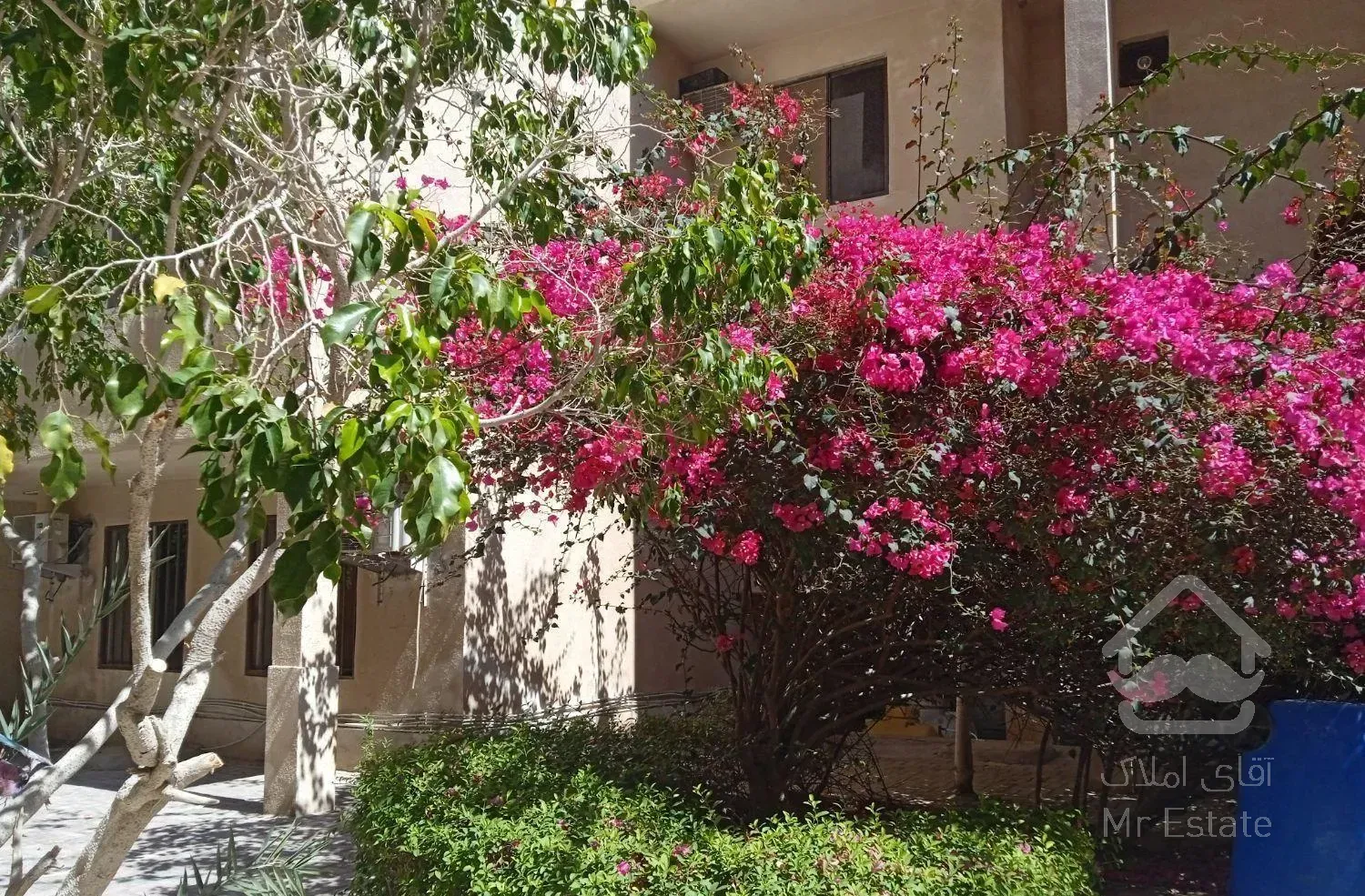 نیازمند همخونه خانم مرکز شهر روبروی بازار پردیس