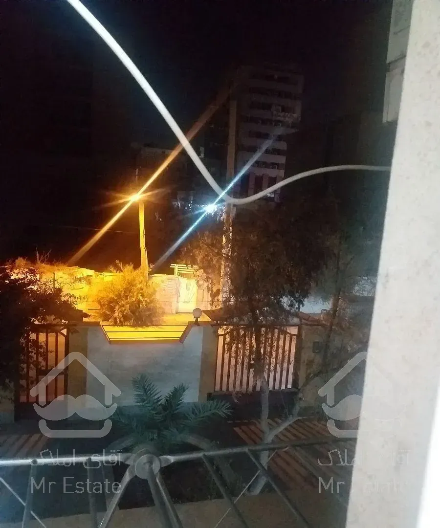 آپارتمان ۱۰۵متری ۲خوابه دو تا کولر دارد ۴غربی فاز۱