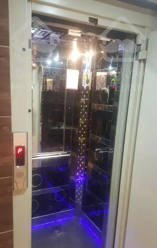 واحد ۹۲ متری در حافظ شمالی نبش کاج