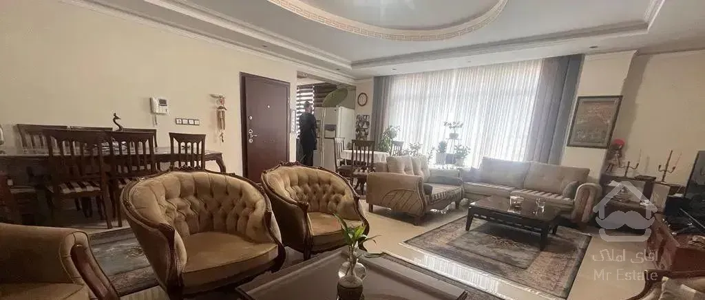 ۸۵ متر/ ۲خواب/ فول/با حیات خلوت/ آریاشهر