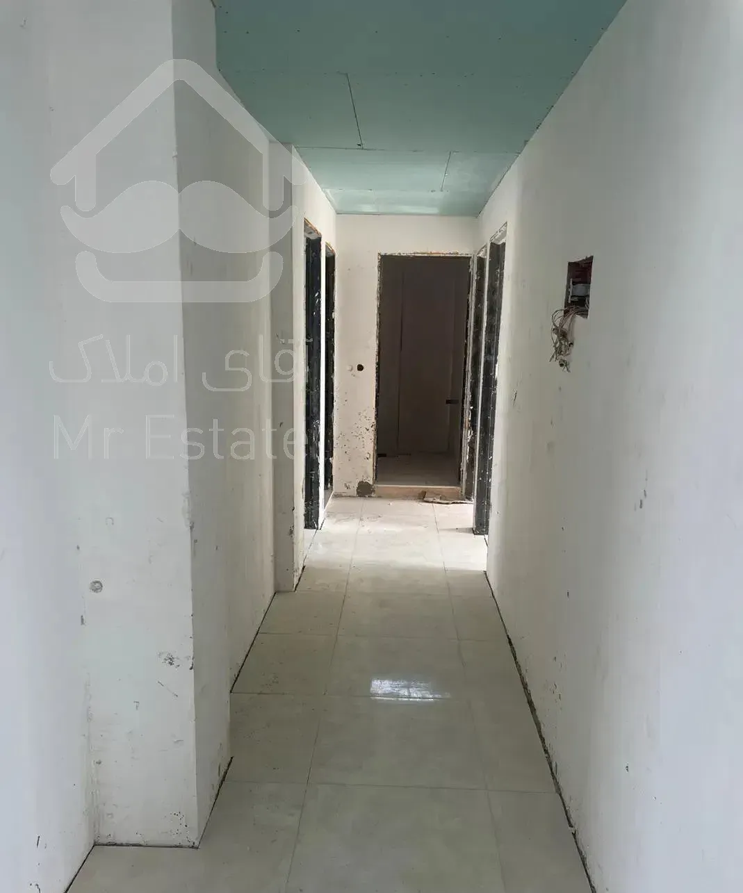 اپارتمان نوساز پنت ۱۶۰متری با۴۰ متر حیاط بدون مشرف