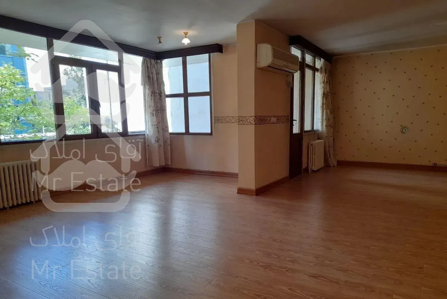 آپارتمان ۲۳۰ متر تکواحدی ۳ خوابه آرژانتین غرق نور