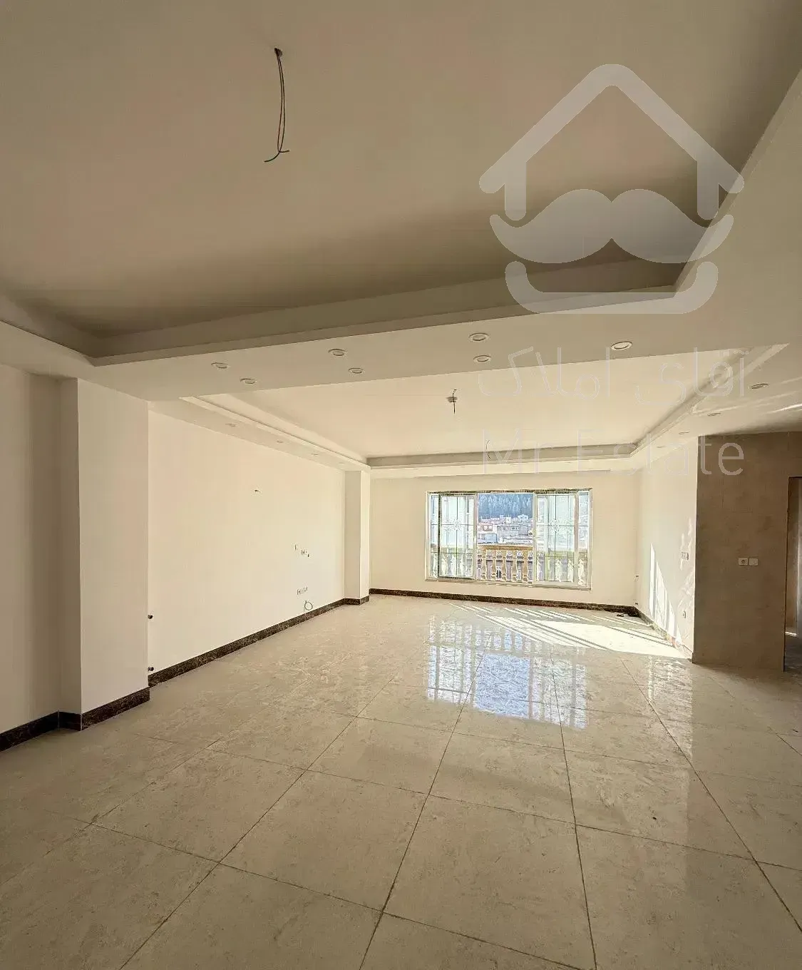 ۱۶۰ متر نوساز آکواریوم نور