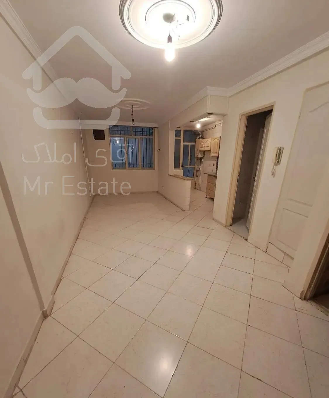 *۴۵ متر زیر همکف با حیاط در اختیار*تخلیه*