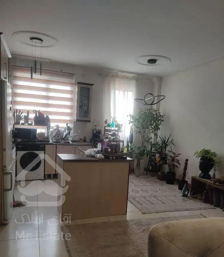 ۸۲متر مربع فول پارکینگ آسانسور/ ۱۰متر حیاط اختصاصی