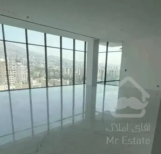 ۱۴۰ متر ۳خوابه تکواحدی /نوساز/ کلید نخورده/ روف