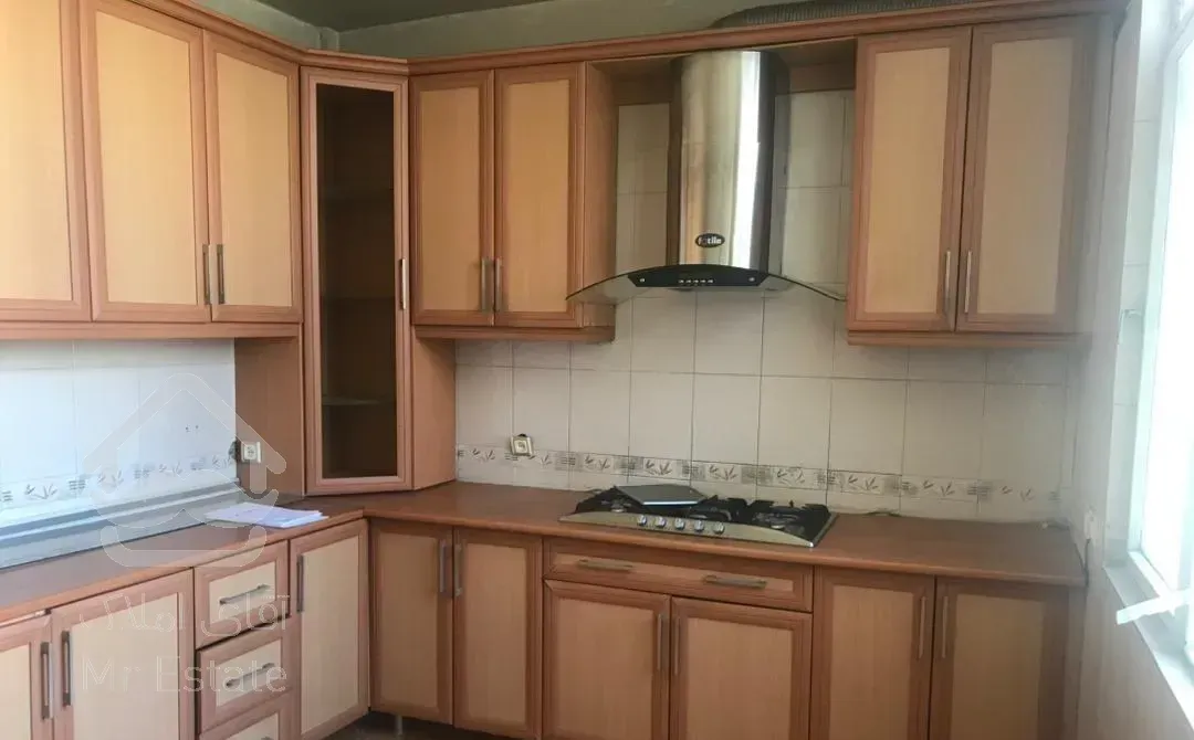 فروش آپارتمان ۱۱۰ متری ۲ خوابه طبقه ۳ در دبستان