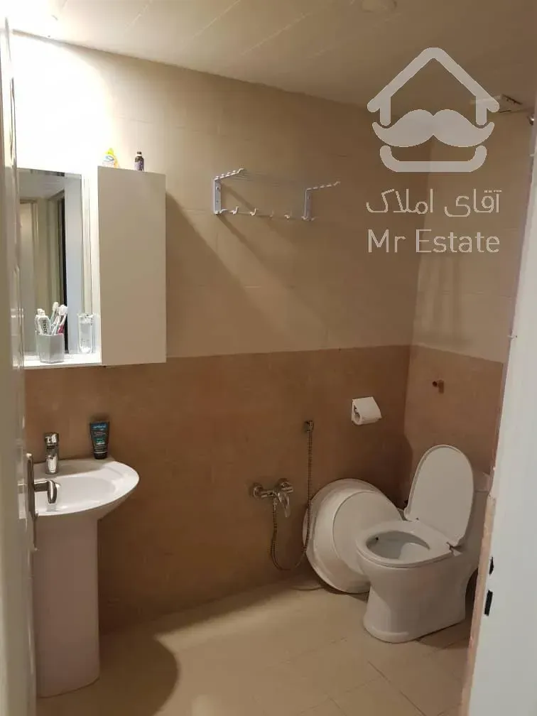 فروش آپارتمان ۹۵ متری دو خوابه خوش نقشه نورگیر