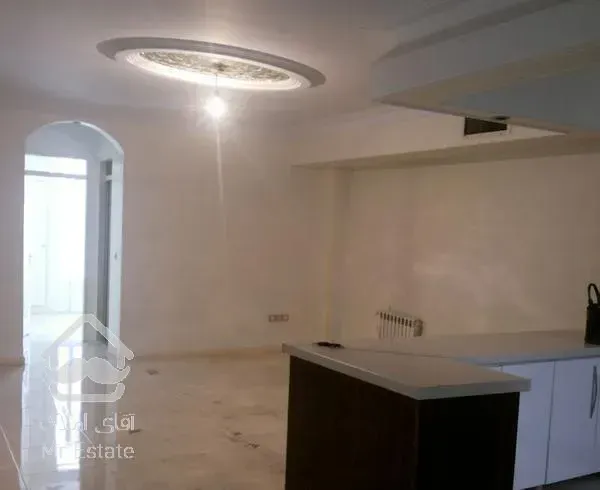 آپارتمان ۶۶ متری +حیاط خلوت تخلیه