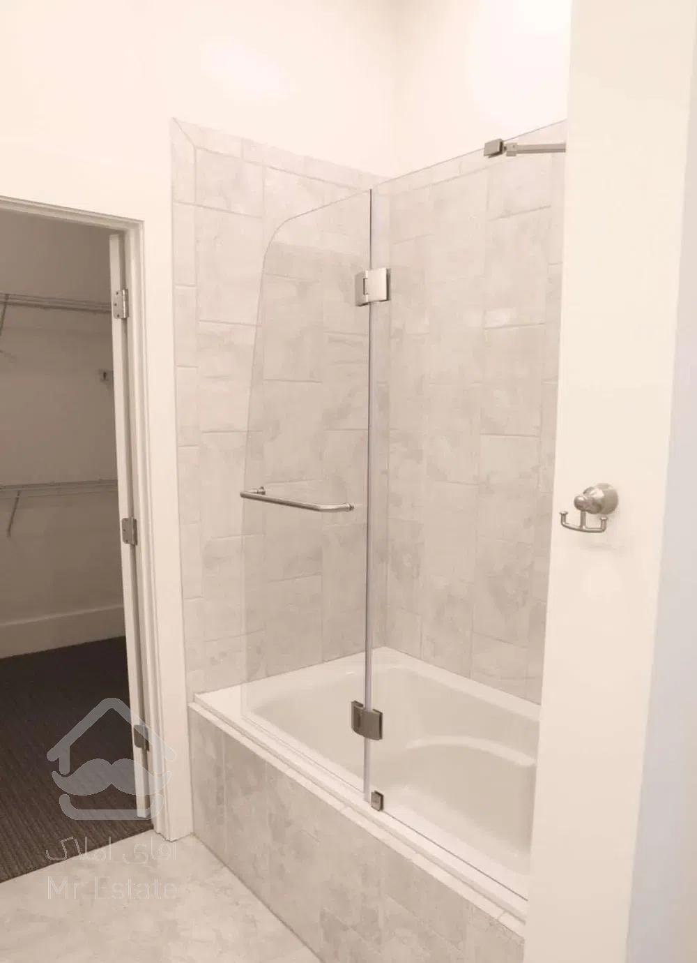 آپارتمان دوخواب شهرک چیتگر /* دریاچه/۱۰۰متر وامدار