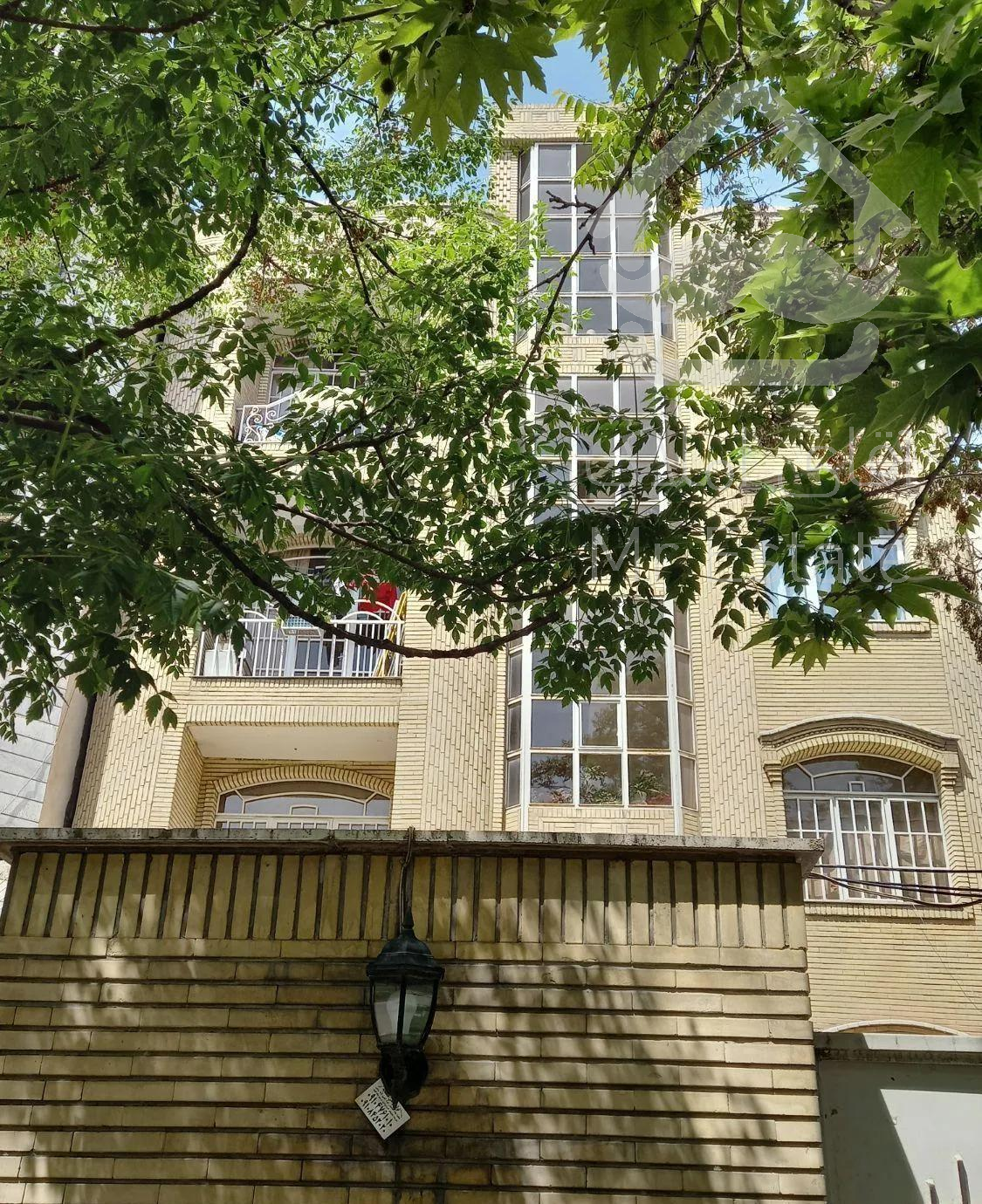 آپارتمان ۱۰۰متر دارای قدرالسهم ستارخان