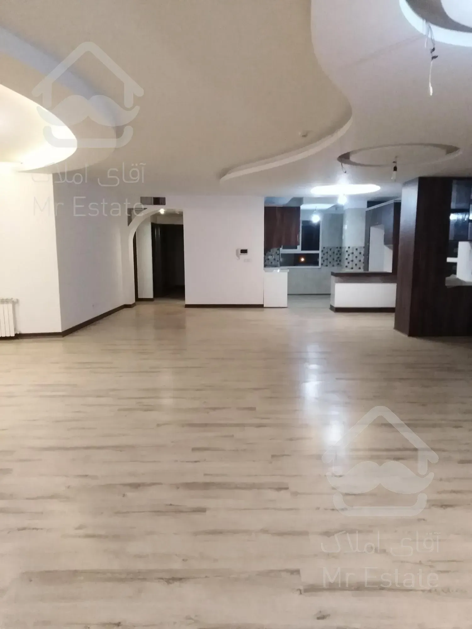 تکواحدی لوکس/۱۷۸متر بینظیر/سه نبش/کاشانی آلاله