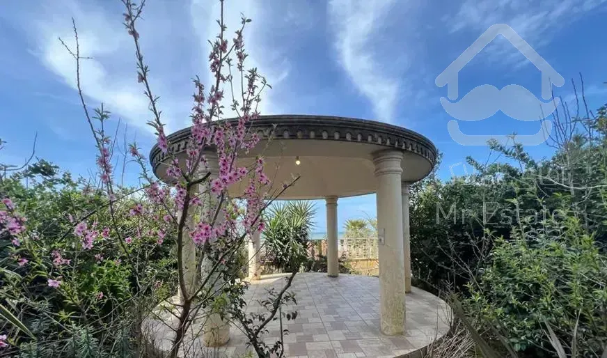 رهن واحد پلاک اول با ۱۵۰ متر حیاط اختصاصی