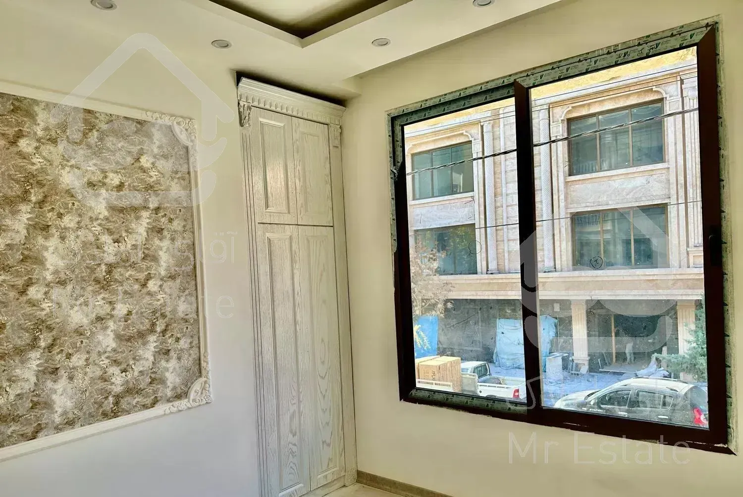 امامت۴۰ جنوبی سه‌نبش ۱۴۷متری ویو آکواریومی صفر