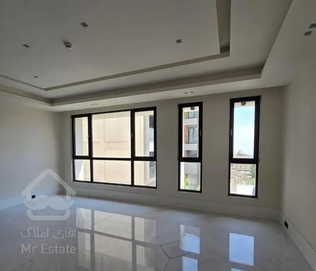 140 متر 3 خواب / نوساز / لابی مجلل/ 2 پارکینگ