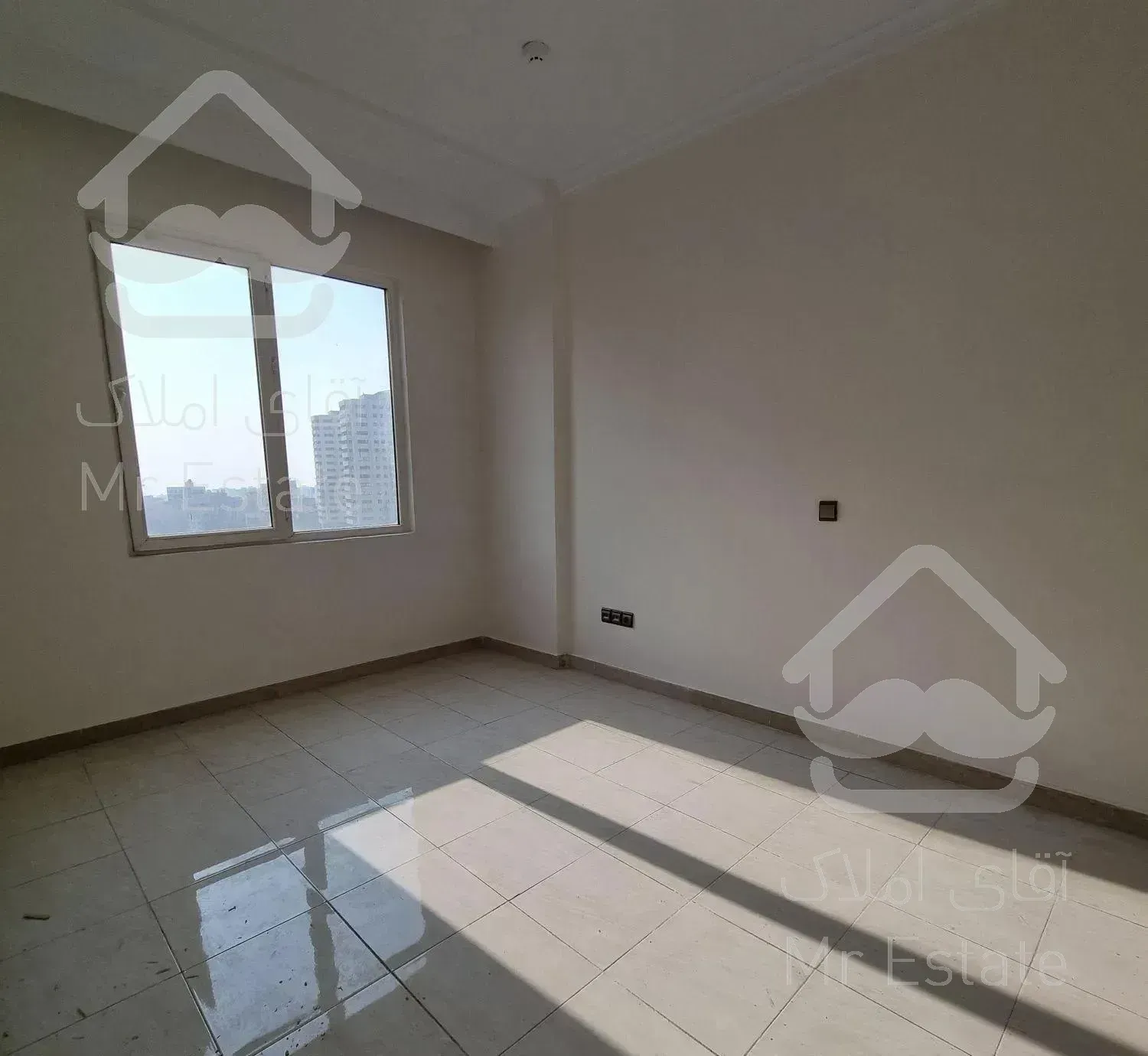 ۱۵۵ متر سه خوابه ازگل **برج گل رز**