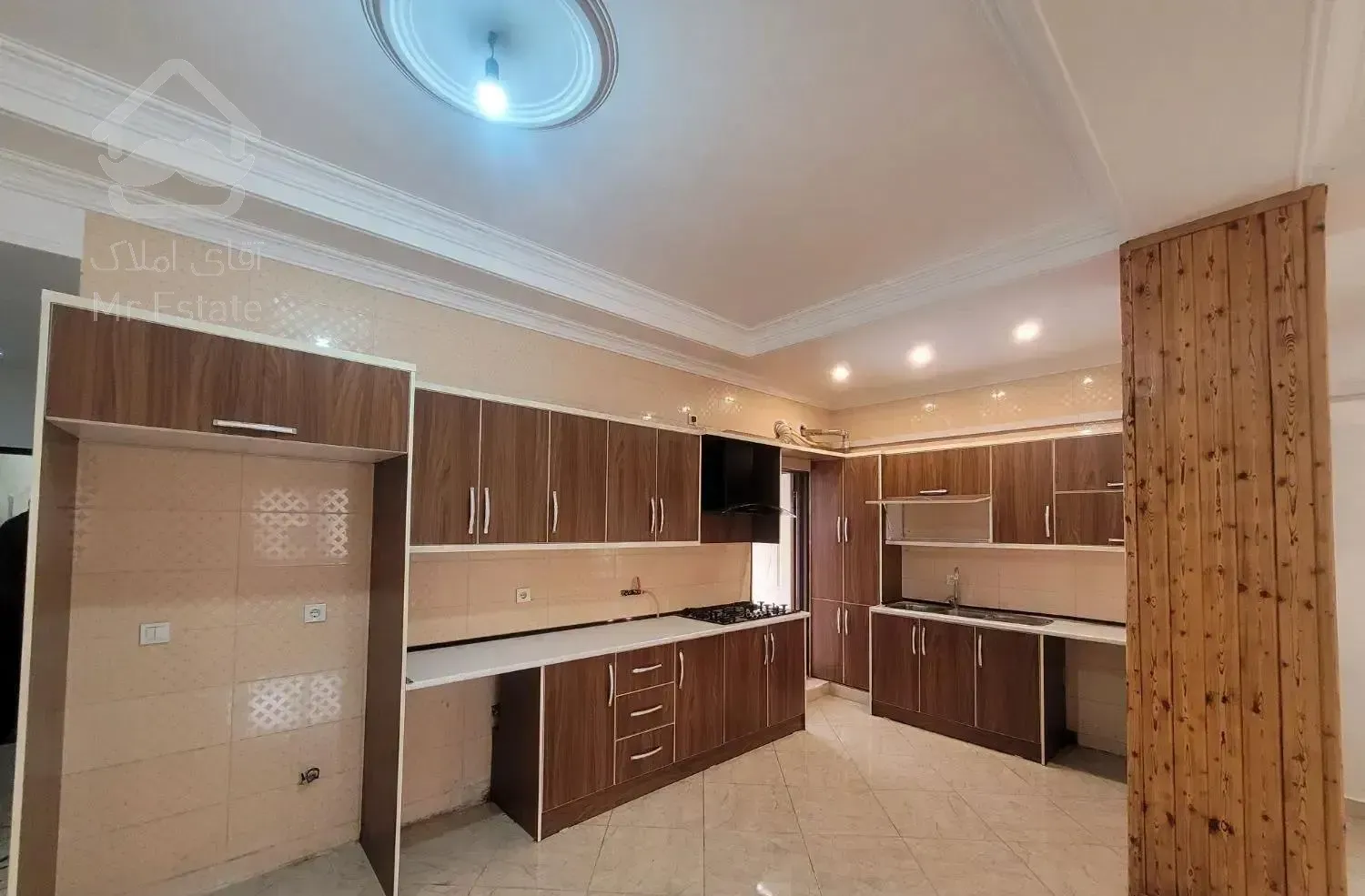 خ بخشی واحد۱۲۵متری دوخوابه شیک وتمیز