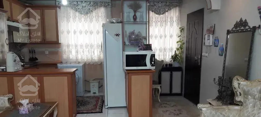 آپارتمان با پارکینگ و انباری تک واحد