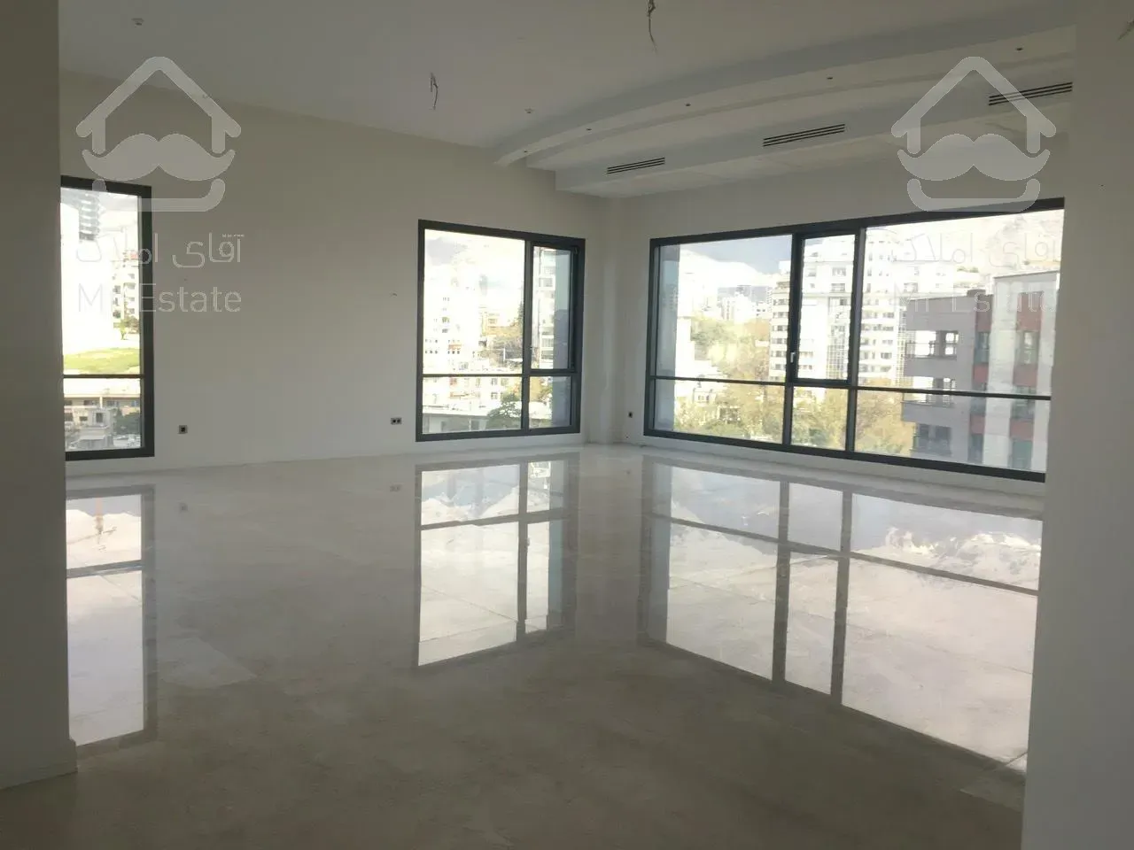 نیاوران، ۴۳۰ متر لوکس ترین سازه شمیران