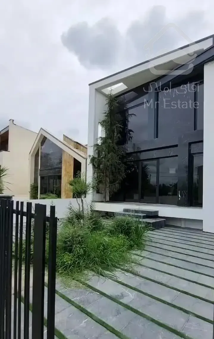 ویلامدرن متفاوت۳۴۸متری معاوضه ماشین جاده نور