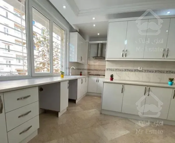 ۴باغشرقی ۸۳متر  سالن پرده خور