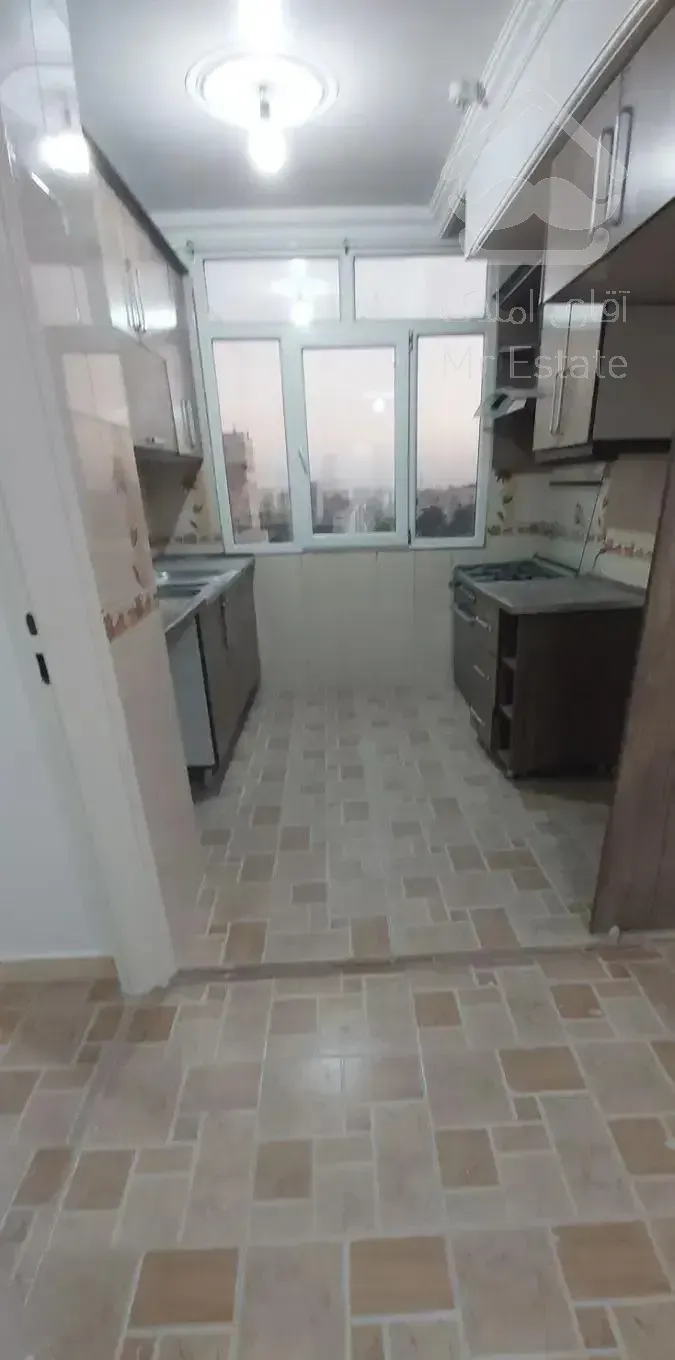 ۸۱ متری  دوخواب فول(برج شیک و لاکچری)