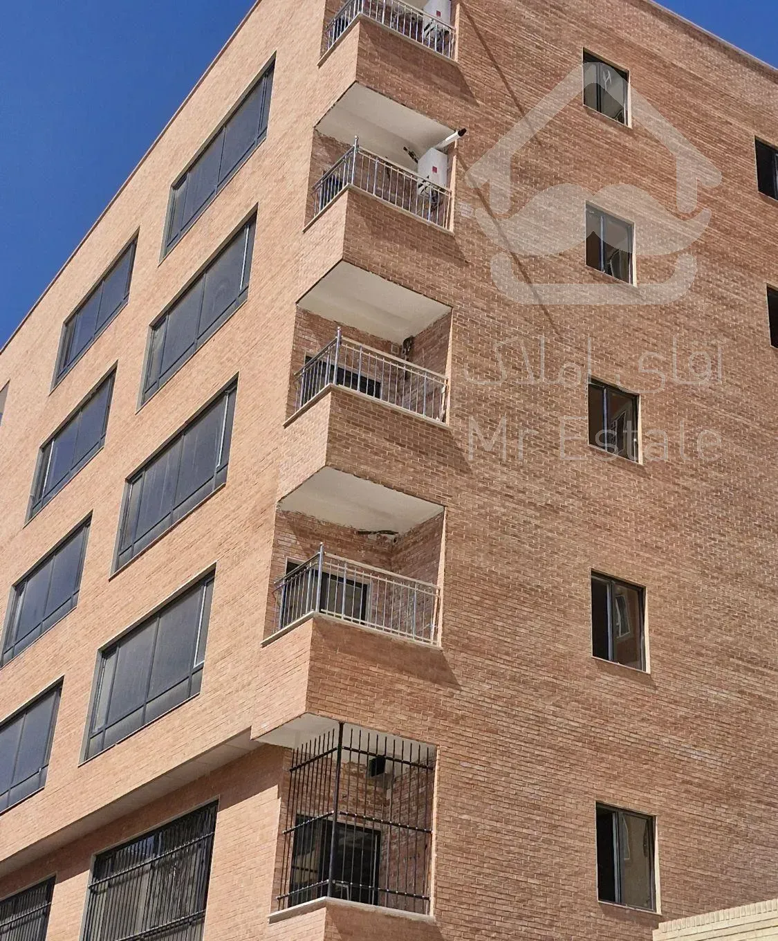 آپارتمان ۲۲۰ متری بهارستان شهرک عارف