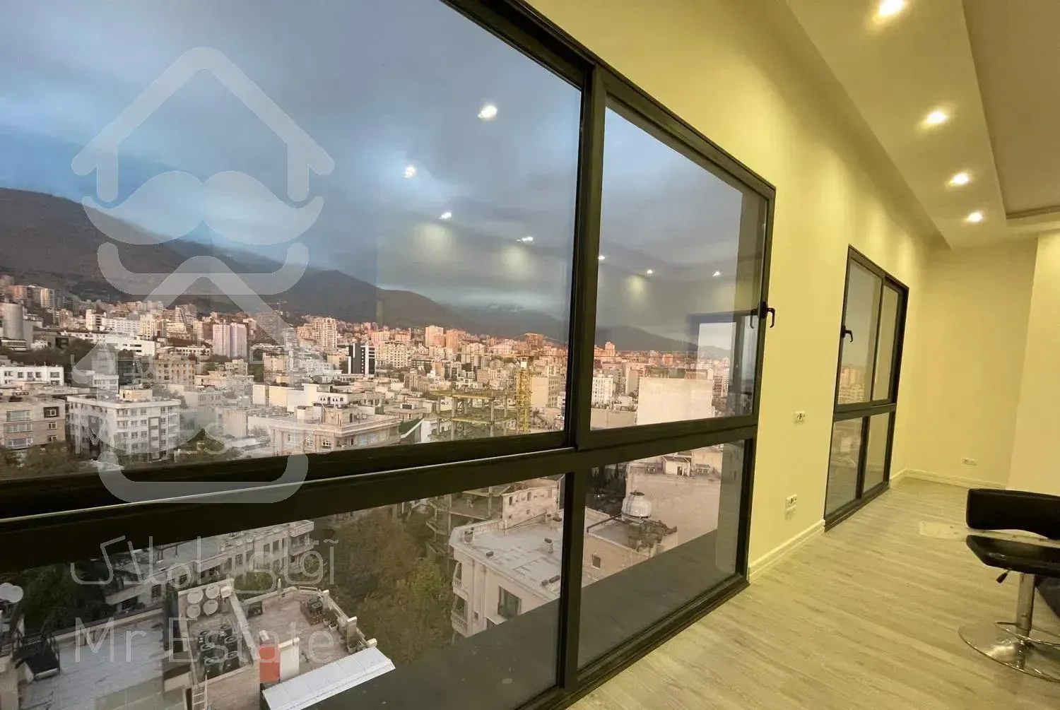 ۱۴۰ متر ((مدرن)) مجلل برج پارک