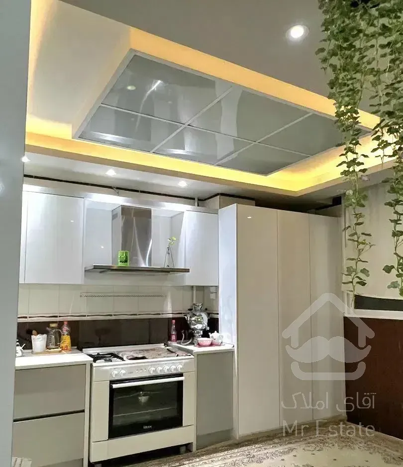 تک واحدی ۱۱۵ متری شیک  خ تهران ابتدا دخانیات