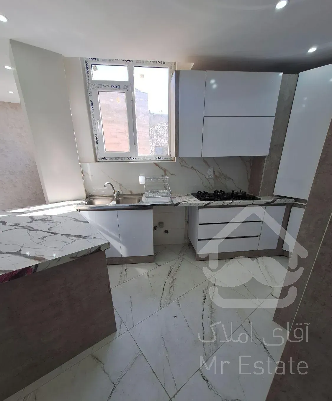 آپارتمان 96 متری سه خواب فول بازسازی تاجداری