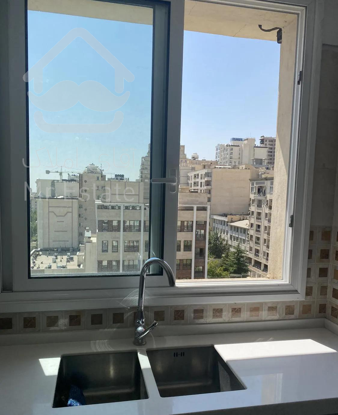 ۱۰۰ متر دوخوابه تراس‌ دار