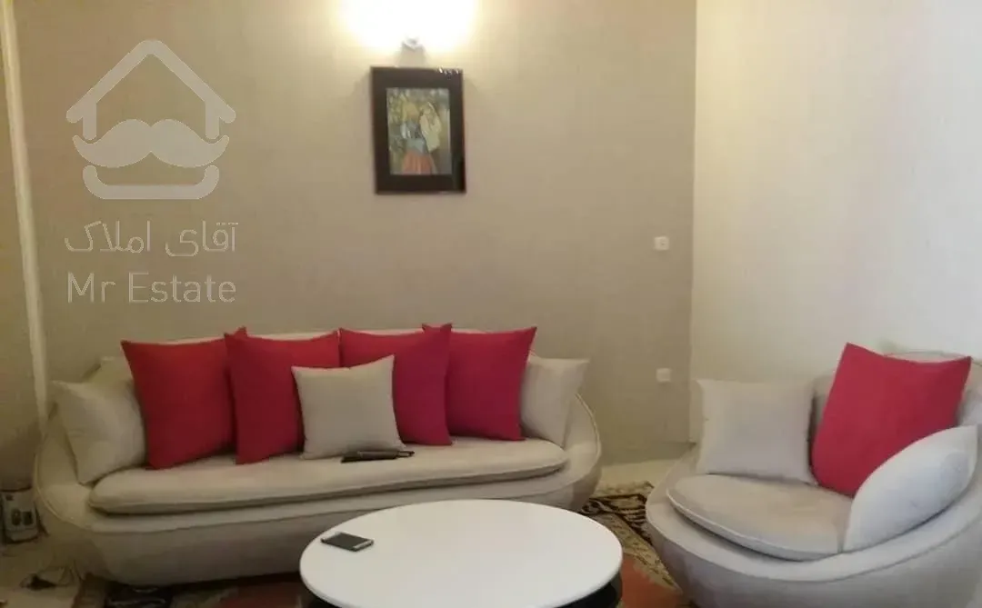 دولت / ۹۸ متر دو خواب / پارکینگ سندی