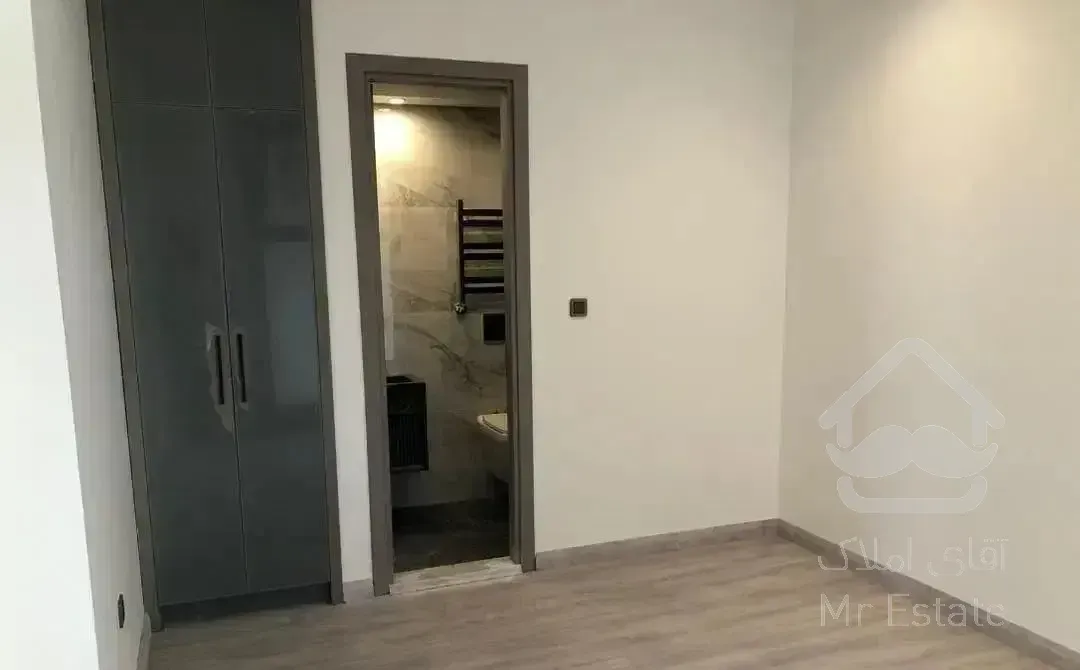 ۱۳۰متر/سه خواب/فول امکانات/در حدکلید نخورده/پاتریس