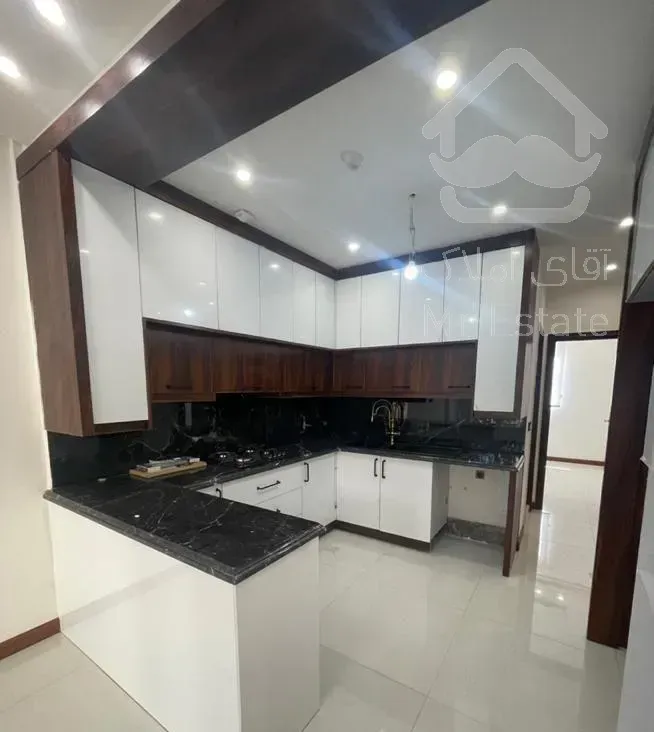 آپارتمان93متری/تک واحدی/سند آماده/اکبری