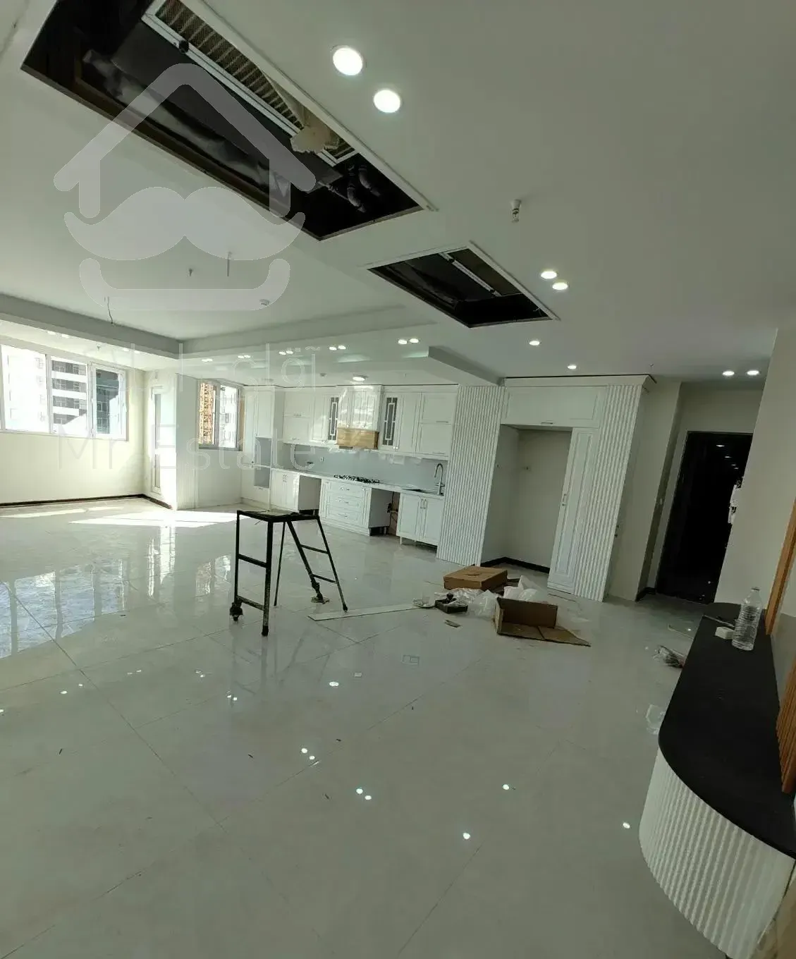 135متر ۳خوابه نوساز کلیدنخورده با ویو دریاچه/استخر