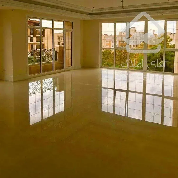 طبقه هفتم تراس بزرگ قابل چیدمان