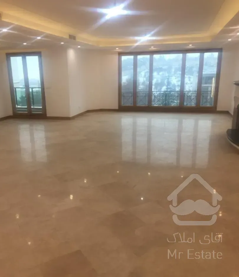 فروش آپارتمان ۱۶۰ متری ۳ خوابه / نور و نقشه عالی