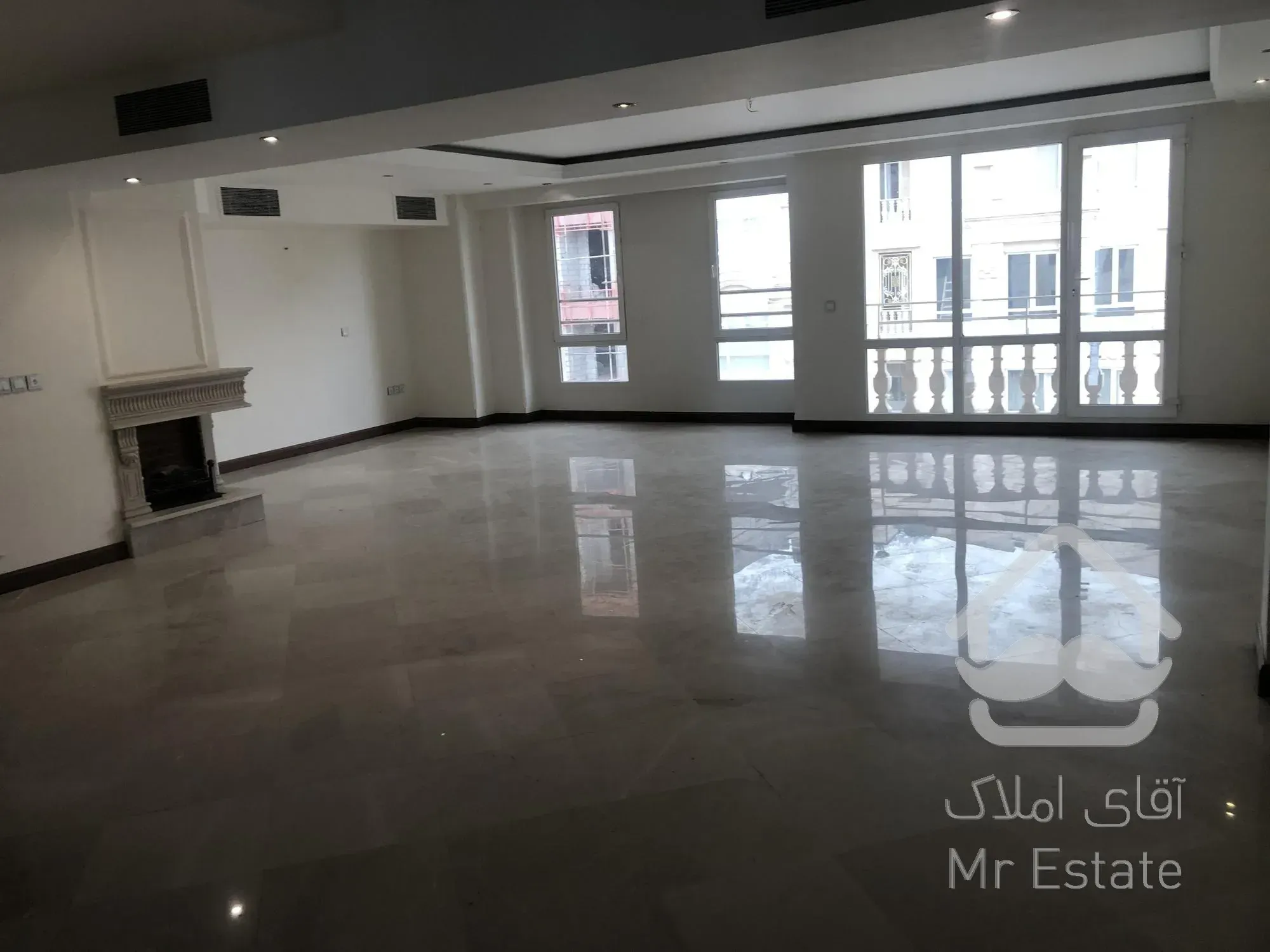 رهن و اجاره آپارتمان ۲۱۵ متری ۴ خوابه نیاوران