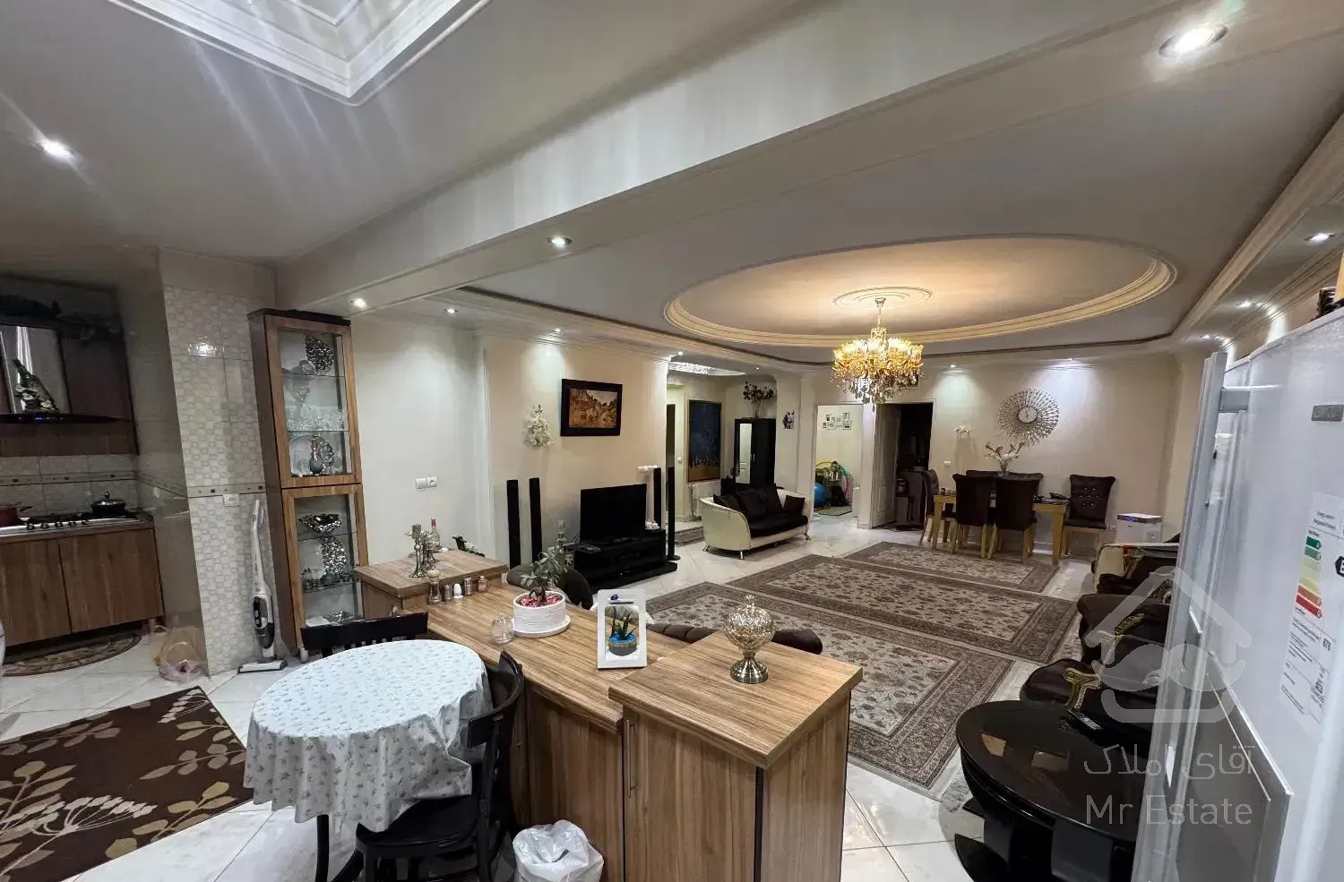 آپارتمان ۱۰۵ متری با دو پارکینگ سندی باکس