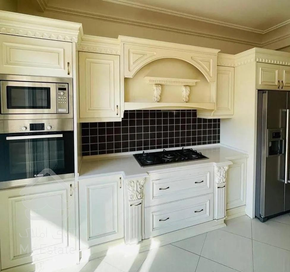 ۹۸ متر سالن پرده خور کلید نخورده