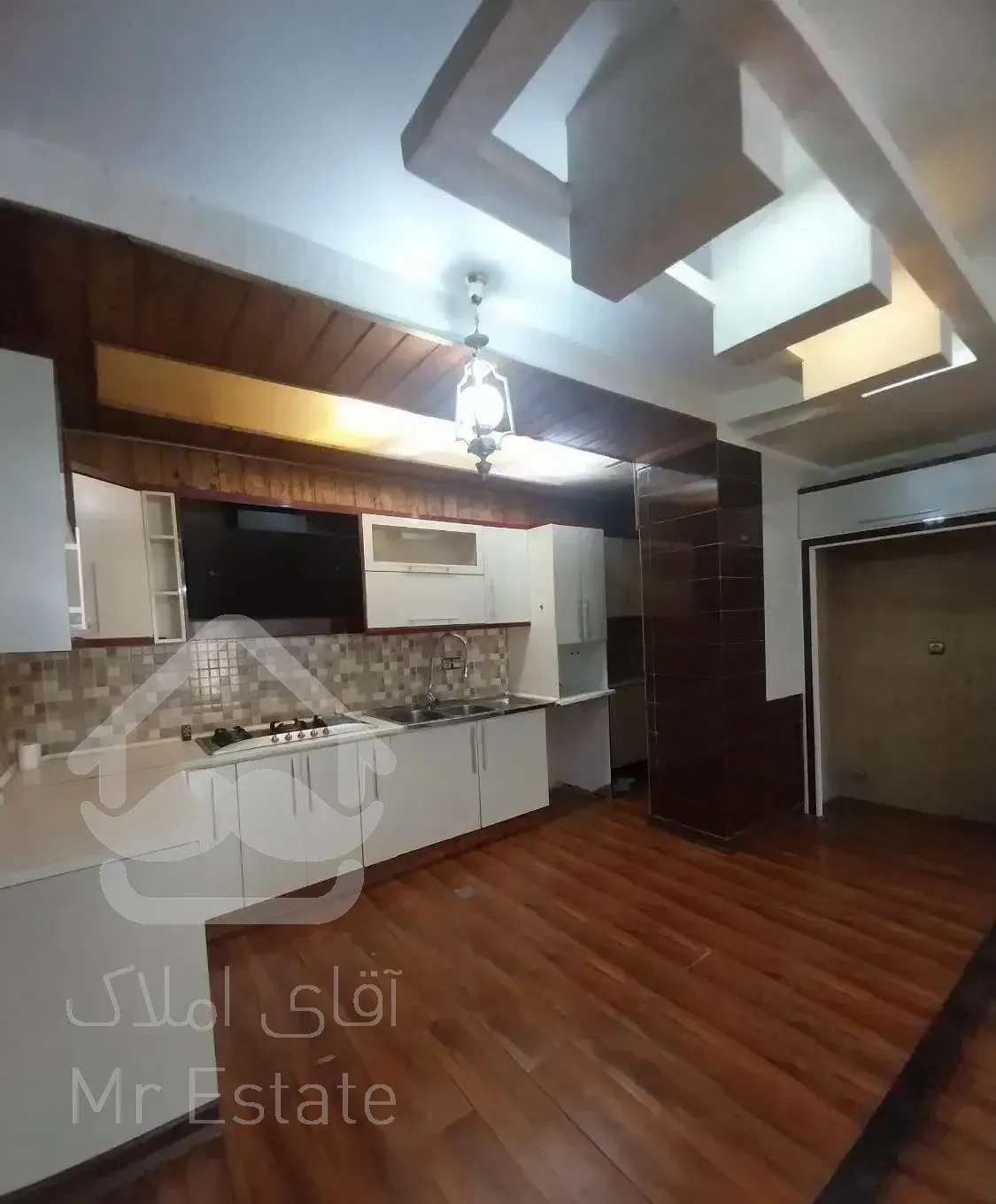 اجاره آپارتمان بسیار تمیز کریم اباد ۱۳۰متر