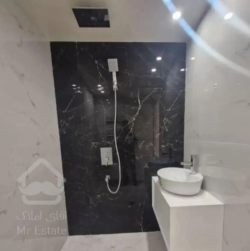 135 متر 3 خواب روبه آفتاب بدون پرده خور بدون مشرف