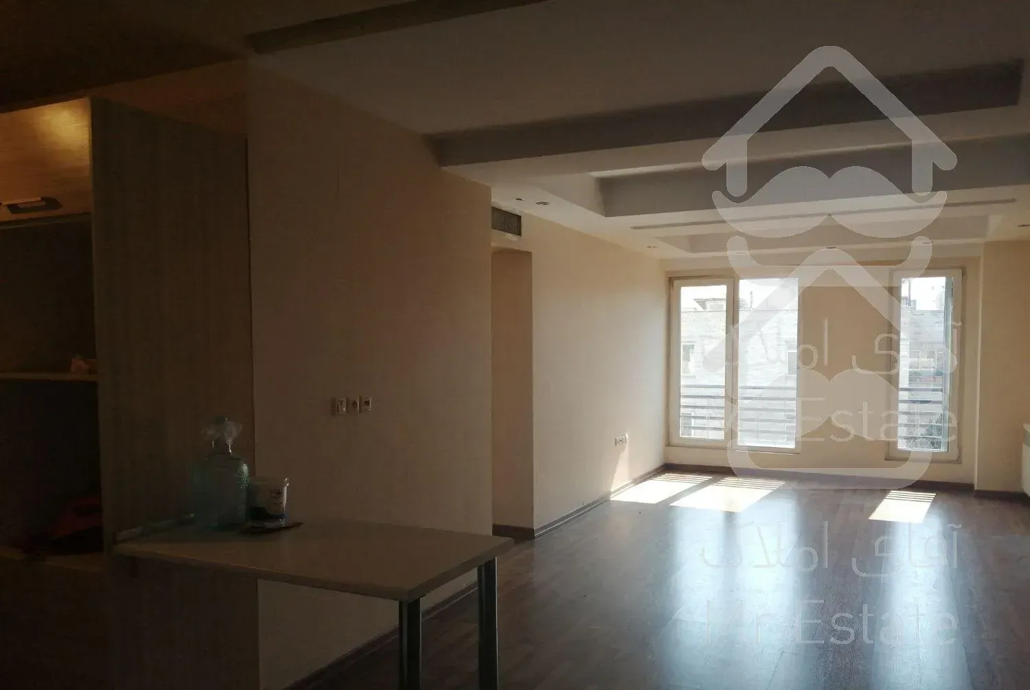 آپارتمان 85 متری، ظفر