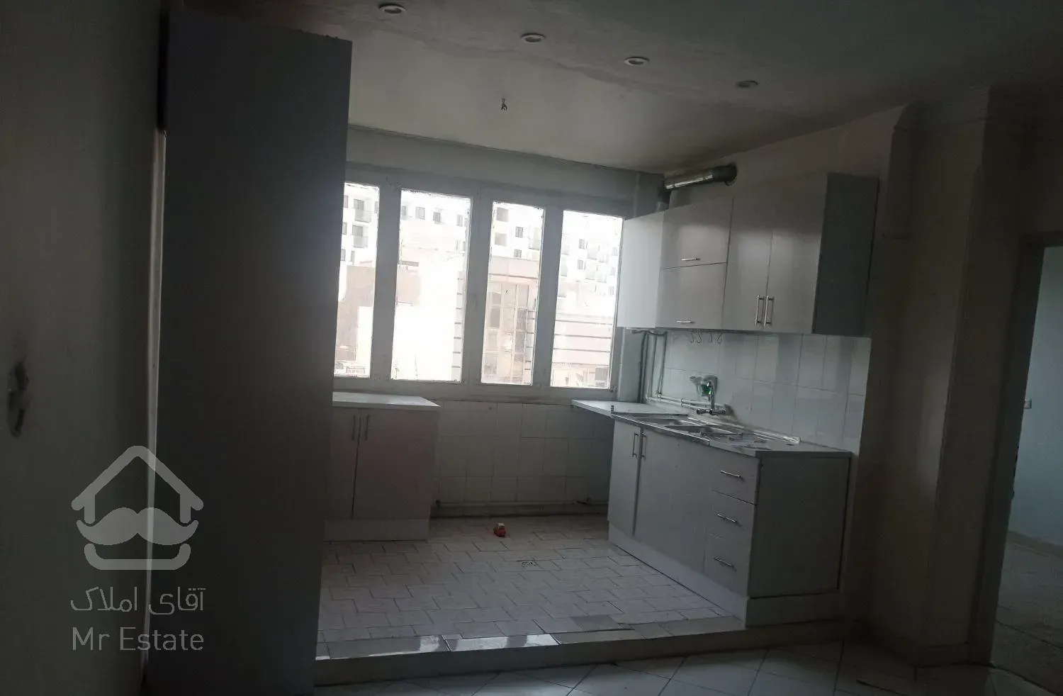 فروش آپارتمان ۶۲ متری ۲ خوابه در تولید دارو