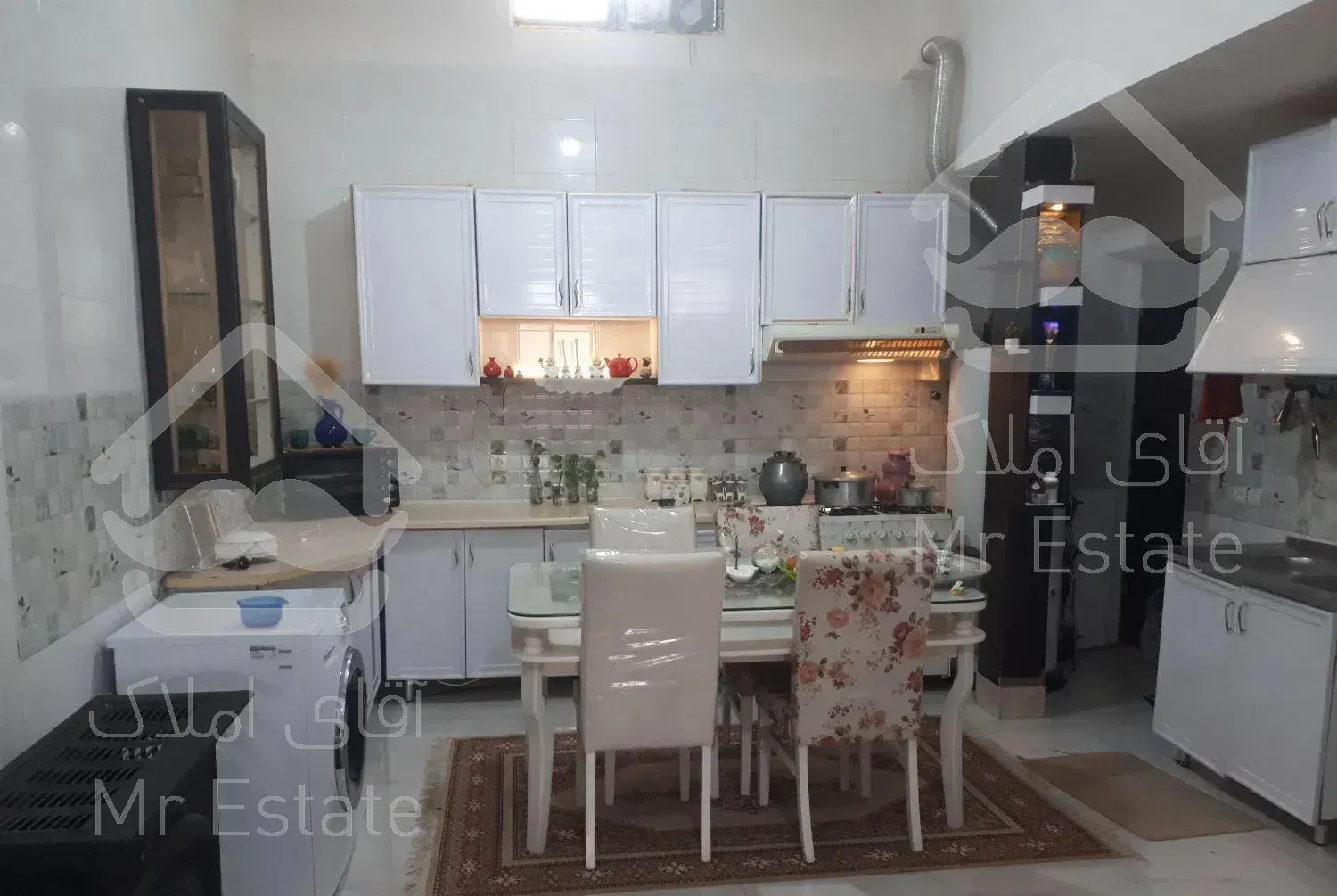 سه طبقه خونه مسکونی