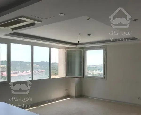 ۱۴۰ متر / ورودی مجلل+نوساز ، تمیز