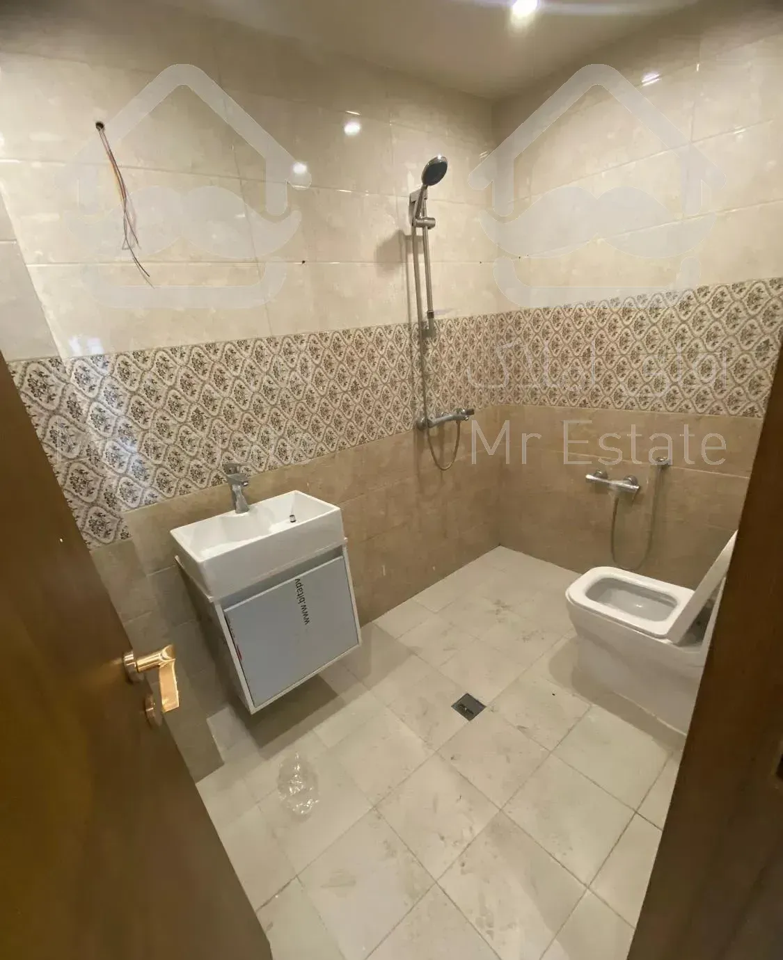 ۹۵متر/موقعیت اداری،چسب مترو/نوساز،کوهک