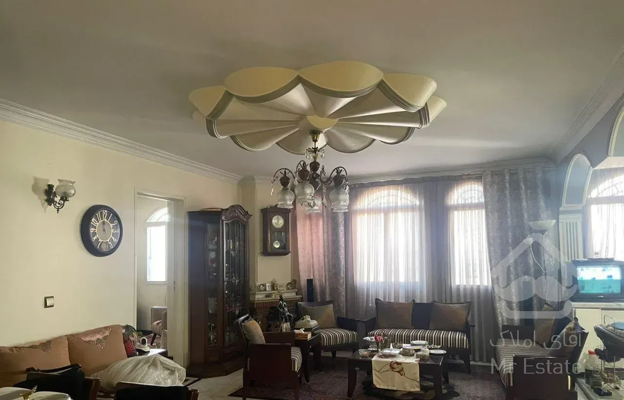 ۱۰۸ متر شیخ بهایی شمالی/۳ خواب/ بدون پرتی