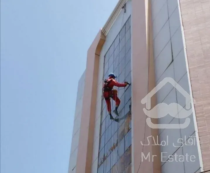 کار در ارتفاع با طناب بدون داربست راپل بندباز