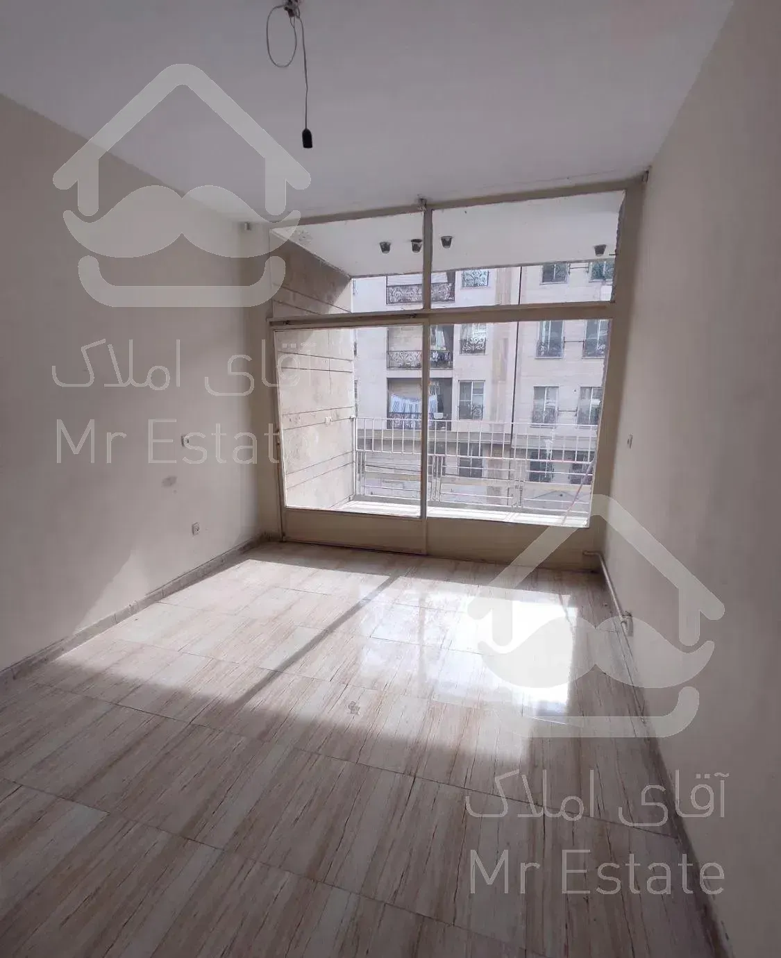 آپارتمان ۴خواب قدیمی نورگیر  تکواحدی